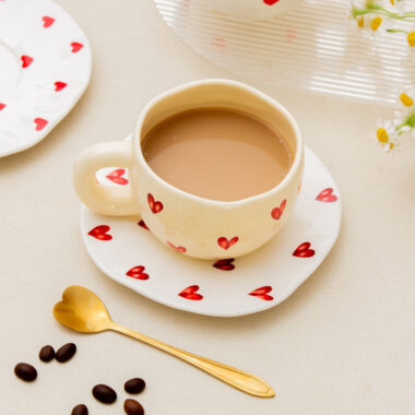 Heart-shaped Nordic style ceramic mugs in pastel colors