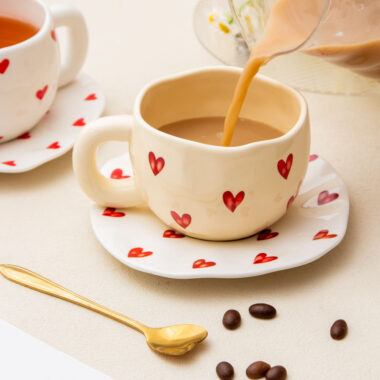Heart-shaped Nordic style ceramic mugs in pastel colors