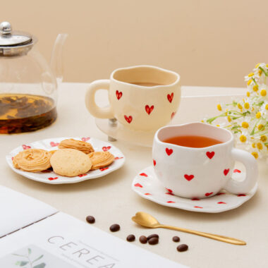 Heart-shaped Nordic style ceramic mugs in pastel colors