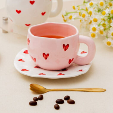 Heart-shaped Nordic style ceramic mugs in pastel colors