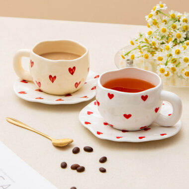 Heart-shaped Nordic style ceramic mugs in pastel colors