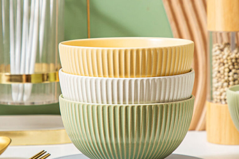 Modern crockery ramen bowl in Nordic style for kitchenware wholesale (5) Nordic minimalist ceramic ramen bowl with wide design