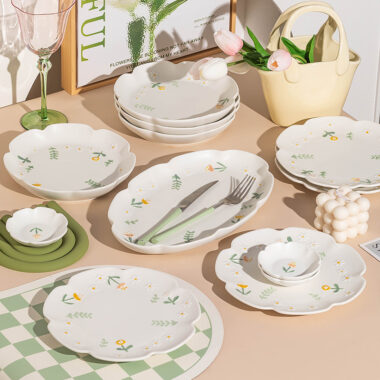 Cream Underglaze Daisy Dinner Set – Minimalist Ceramic Tablewar