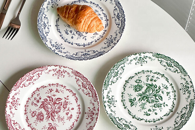 Wholesale floral ceramic plates & dishes for classic tableware sets (5) Vintage round crockery plates with floral design