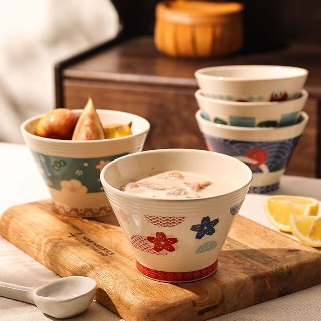 Cute Japanese cone-shaped ceramic bowls crockery