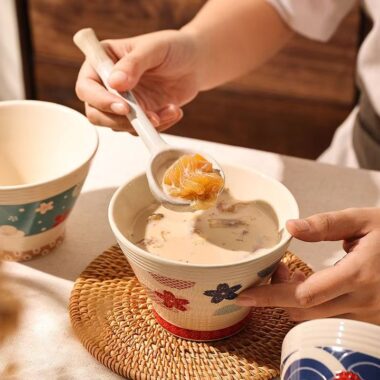 Cute Japanese cone-shaped ceramic bowls crockery