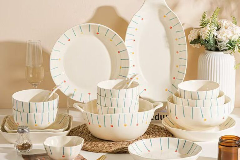Colorful under-glaze porcelain crockery dinner sets for homes
