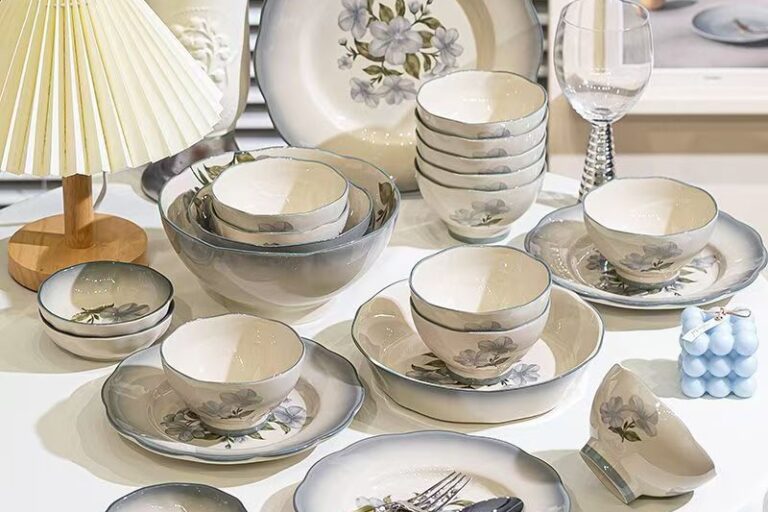 Stylish underglaze color ceramic crockery dinner sets for home