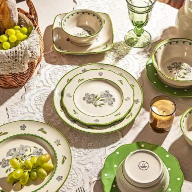 Vintage stylish crockery dinner sets for gifting