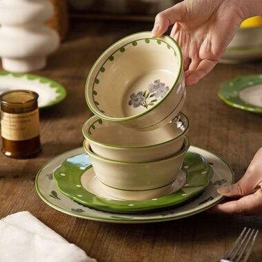 Vintage stylish crockery dinner sets for gifting