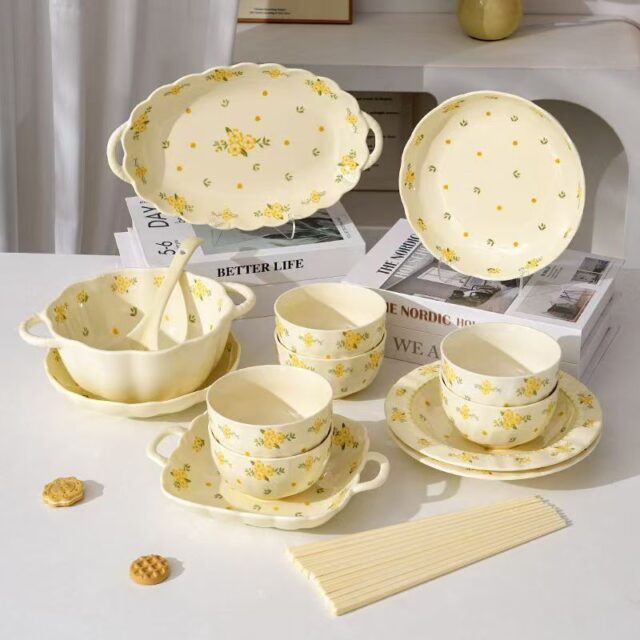 Cream style underglaze floral ceramic crockery dinner sets