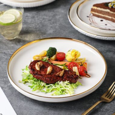 Luxury gold rim ceramic crockery plates for home use