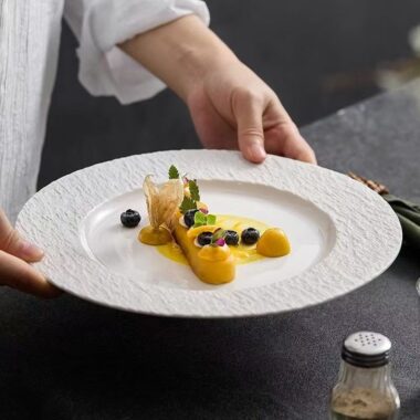 Creative round ceramic crockery steak plates for home dining