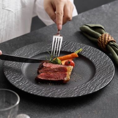 Creative round ceramic crockery steak plates for home dining