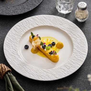 Creative round ceramic crockery steak plates for home dining