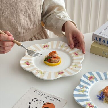 Cute petal ceramic crockery plates for dessert and breakfast