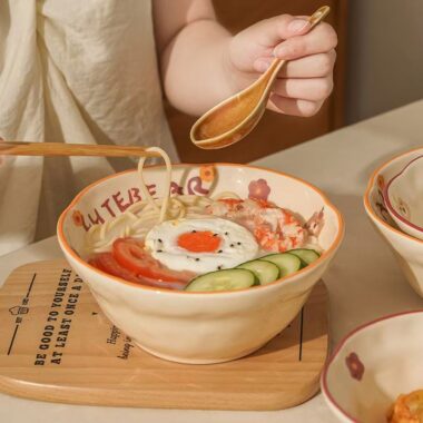 Cute underglaze ceramic crockery ramen bowls for home use