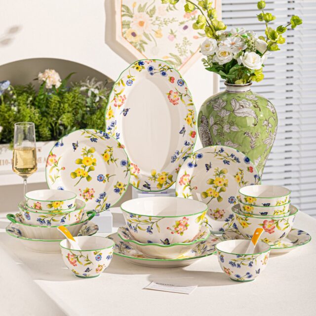 Underglaze floral ceramic crockery dinner sets for home use