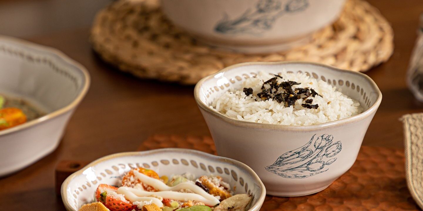 Vintage tulip underglaze ceramic crockery bowls for home