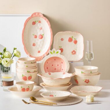 French embossed strawberry ceramic crockery dinner sets for home